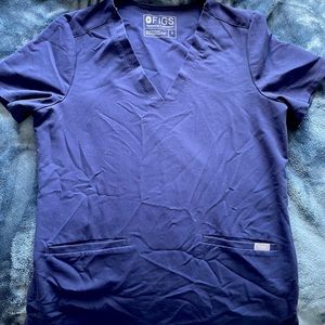 Figs scrub top